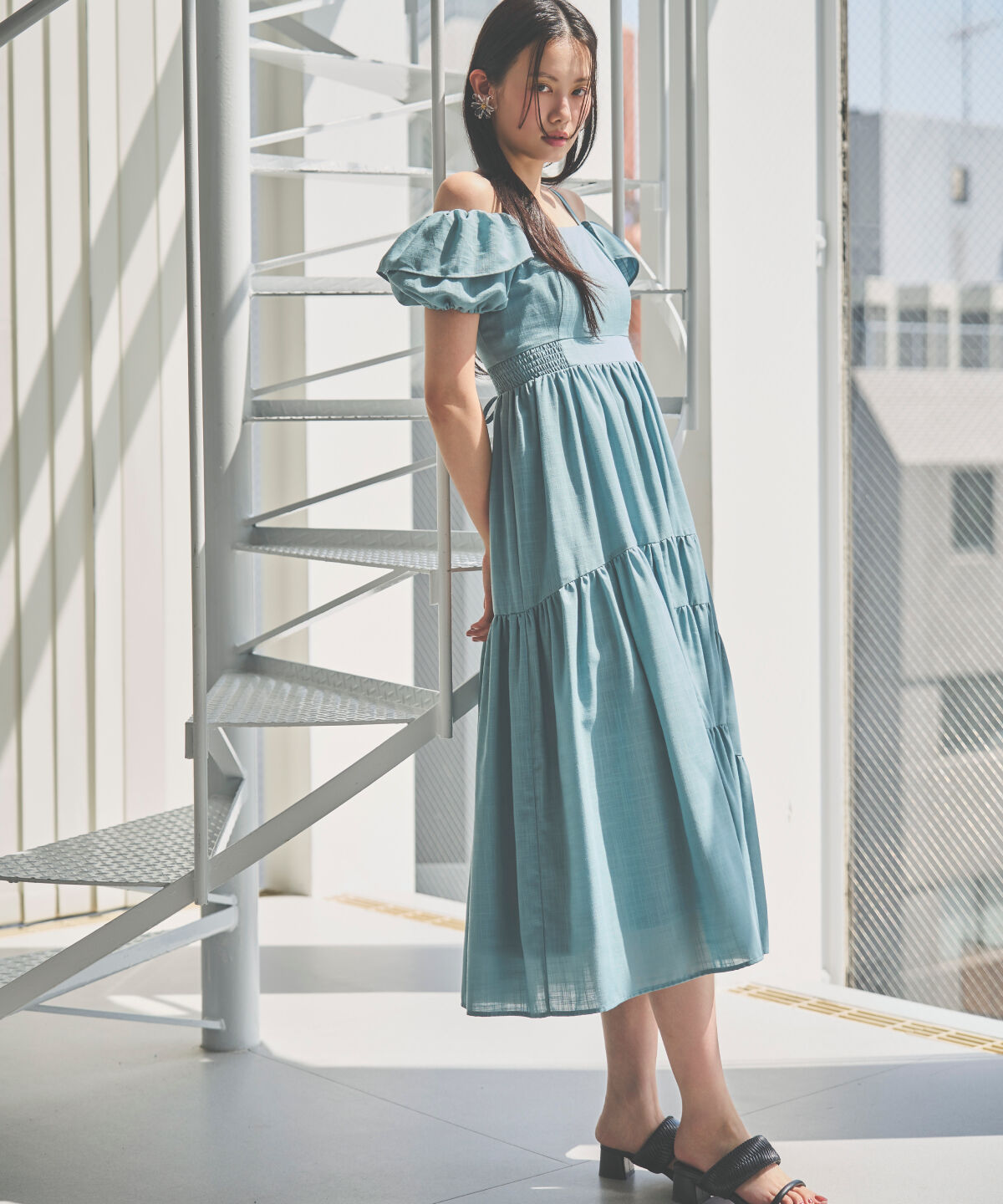 アンドクチュール「バックレースアップオフショルティアードワンピース」|ワンピース|