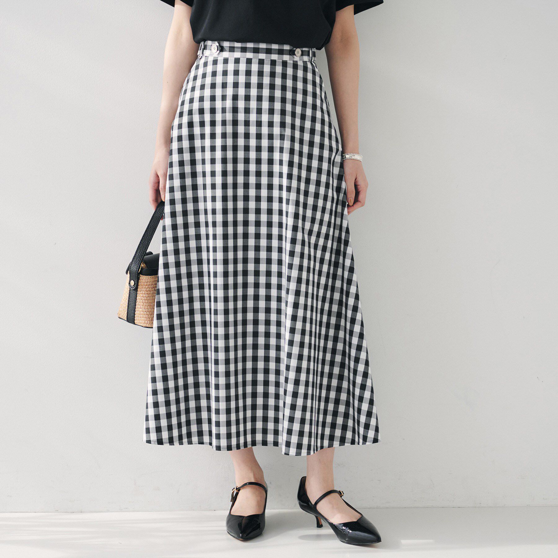UNTITLED「【後ろウエストゴム/洗える】ギンガムチェックAラインスカート」|スカート|ブラック(219)