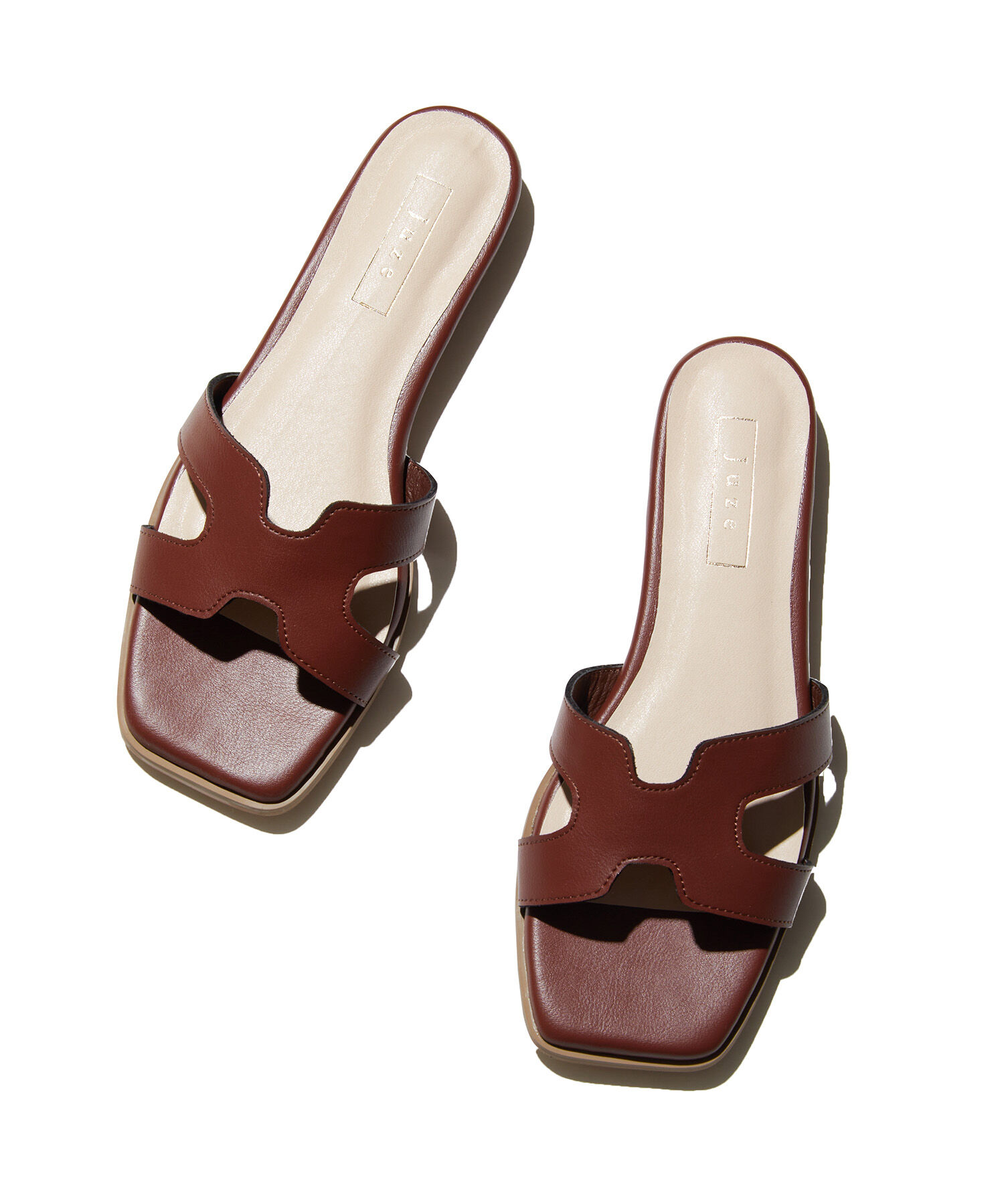 Juze「【新色追加】リサイクルフェイクレザーカットワークフラットサンダル【sustainable】」|サンダル|