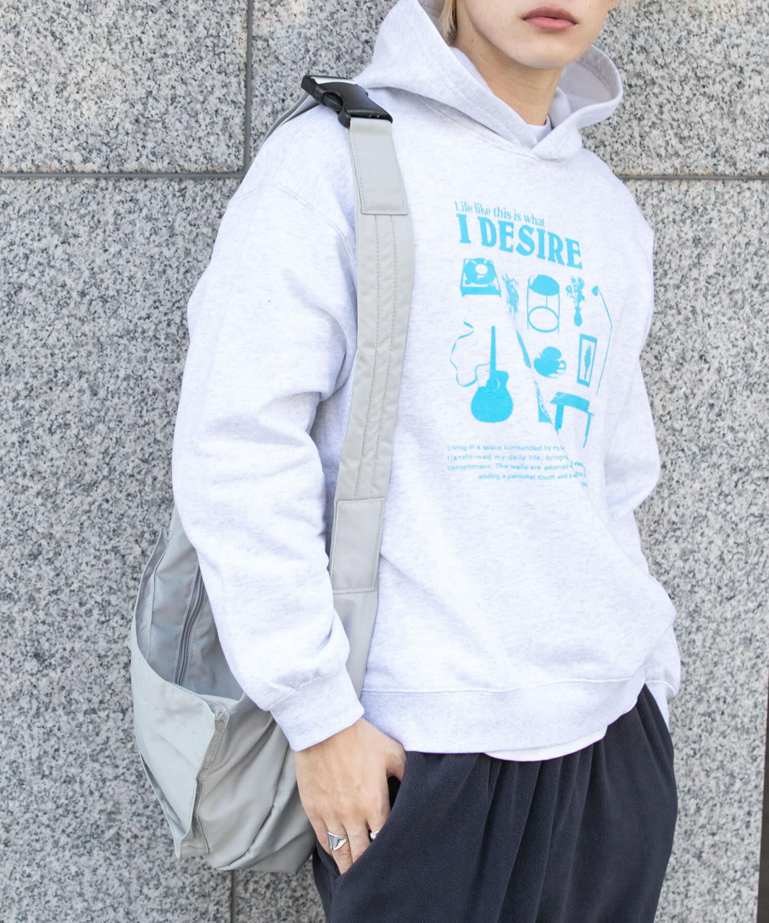 SENSE OF PLACE by URBAN RESEARCH「Furniture Graphic hoodie」|パーカー|グレー
