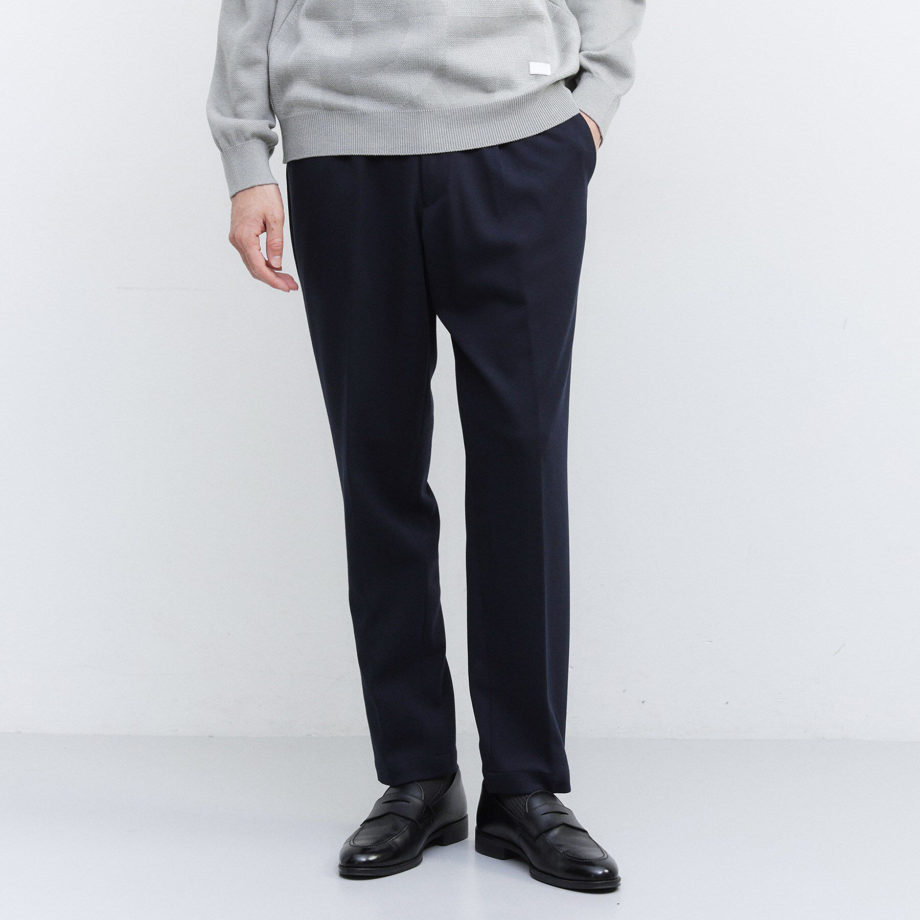 TAKEO KIKUCHI「【JUST ONE LAYER】ダウンファブリック ポンチ スリムタック イージーパンツ」|その他|