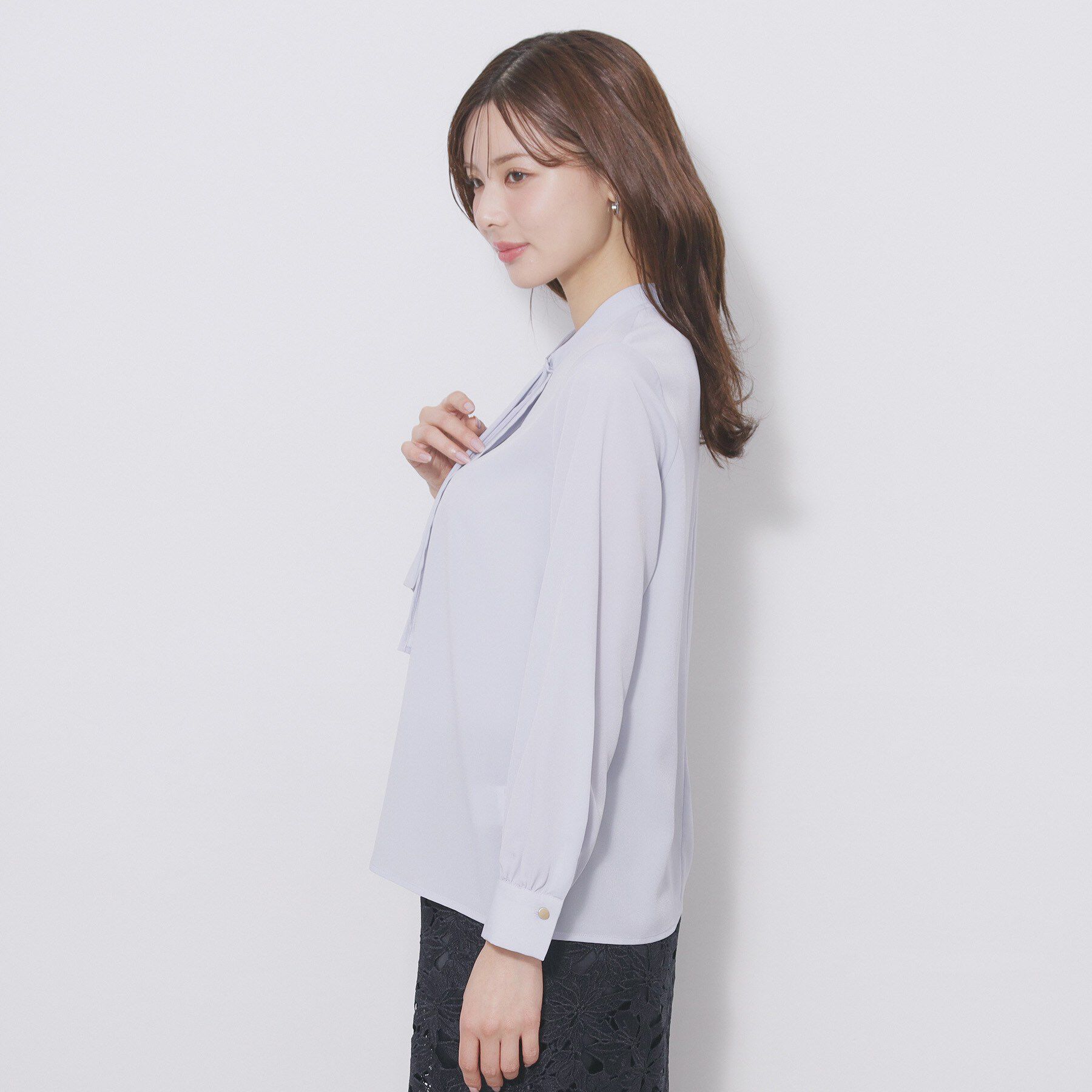 index「アシンメトリーボウタイブラウス【洗濯機OK/イージーアイロン/防シワ】《XS～LL》」|シャツ・ブラウス|