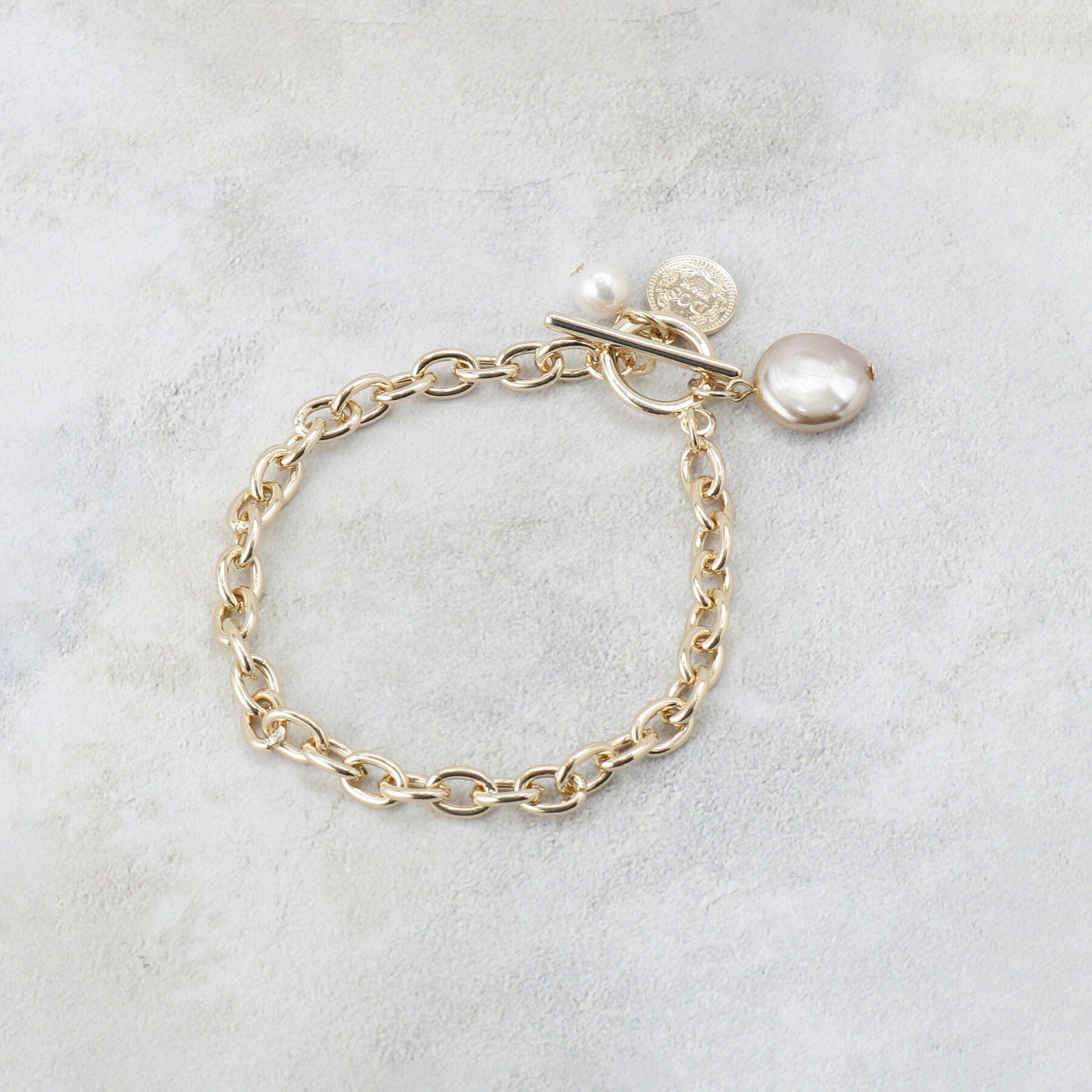 OPAQUE.CLIP「フェイクパール付きチェーンブレスレット」|ブレスレット・バングル|ゴールド(007)