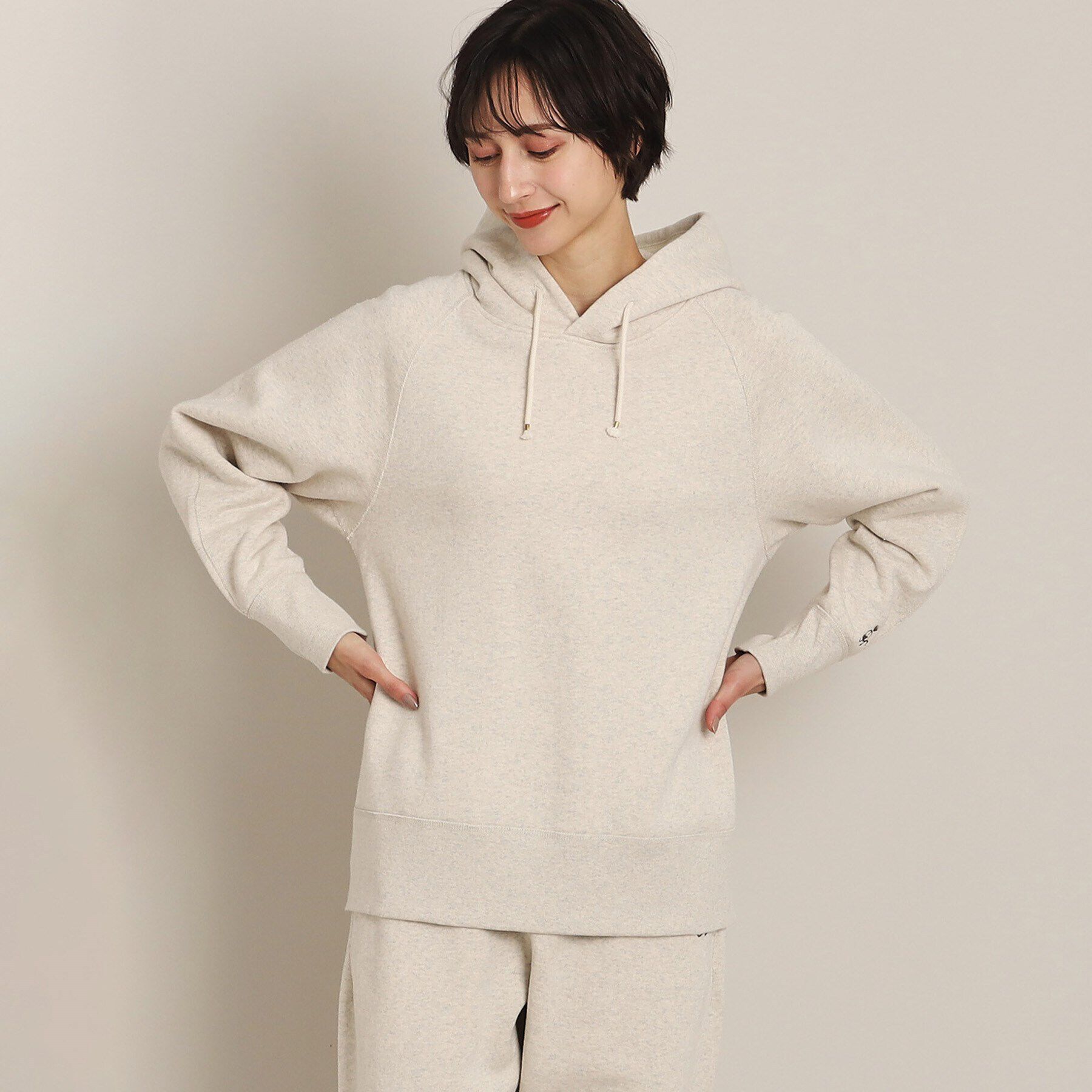 Dessin「【ユニセックス・日本製・洗える】吊り裏毛フーデッドスウェット」|パーカー|