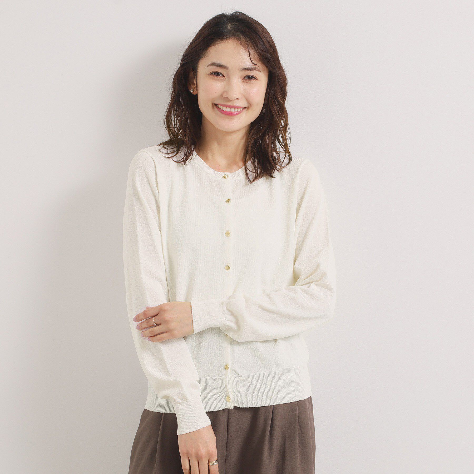 ITS&rsquo;DEMO「【UVカット／毛玉防止／手洗い可】クルーネックニットカーディガン」|カーディガン|オフホワイト(003