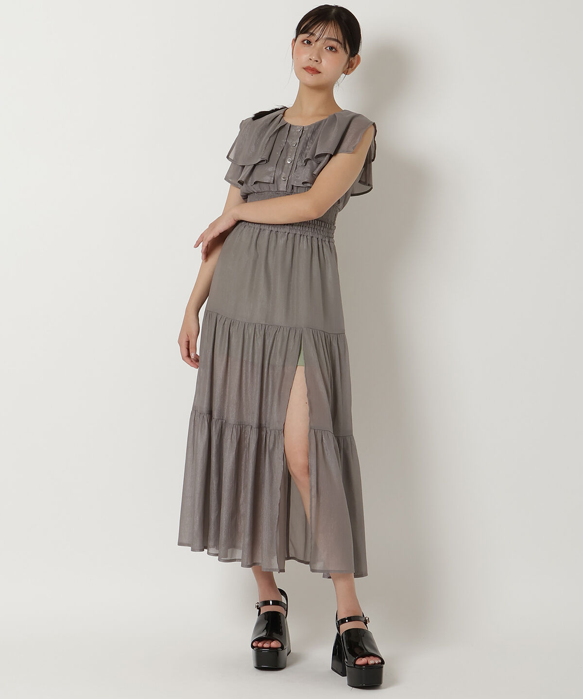 REDYAZEL「シャイニー楊柳ティアードスカート」|フレア|グレー