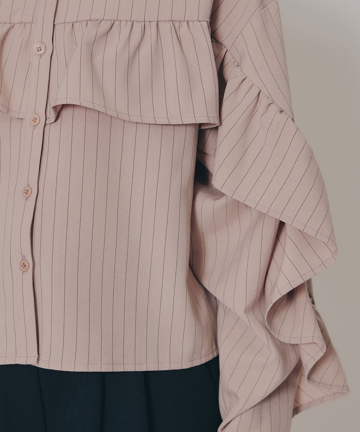 REDYAZEL「フリルラインストライプブラウス」|シャツ・ブラウス|