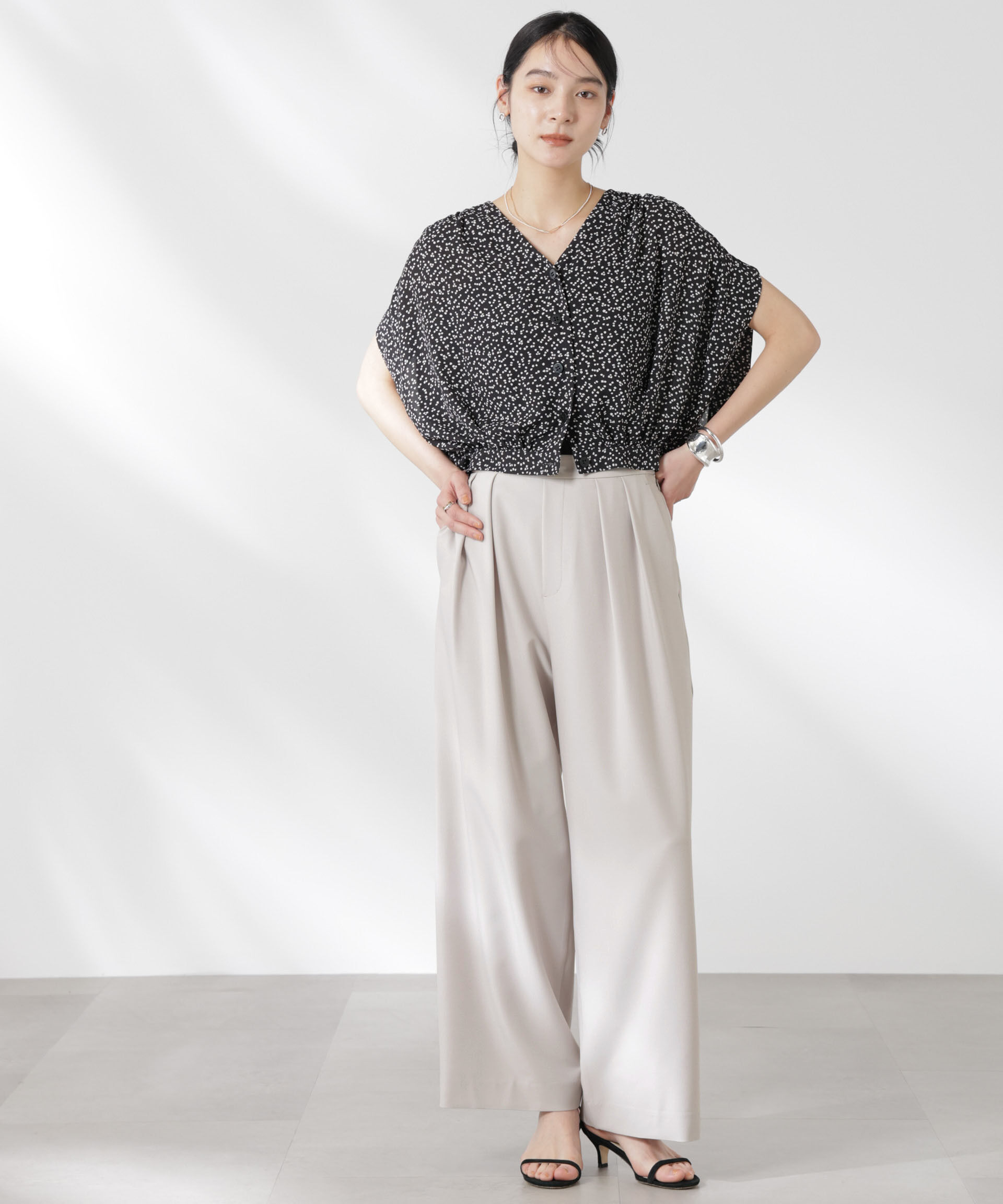 nano･universe「撥水UVストレッチタックワイドパンツ」|チノ|