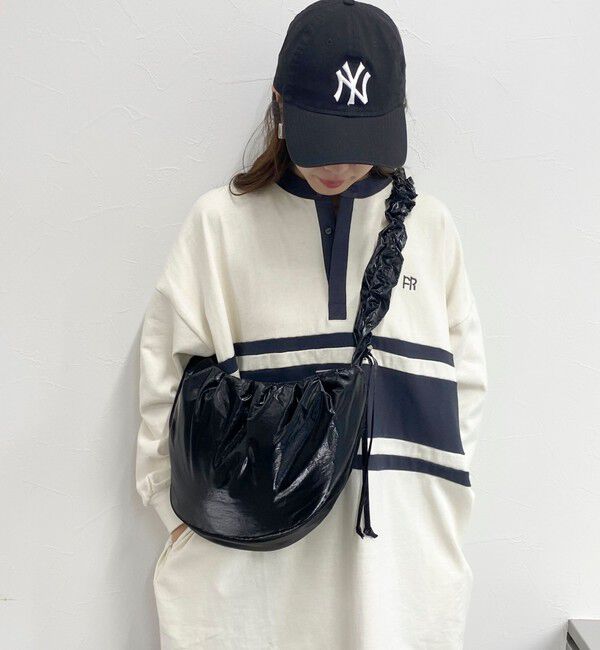 fredy emue「ソフトパテッドシャーリングショルダーバッグ」|ショルダー・メッセンジャー|