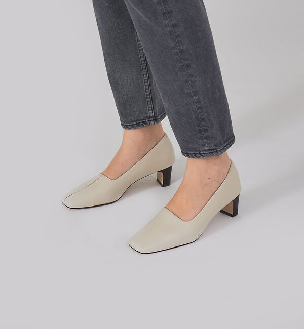 AU BANNISTER「スクエアトゥミドルヒールパンプス」|パンプス|アイボリー