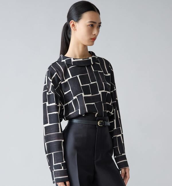 TIARA「ブラッシュマークプリントハイネックブラウス」|シャツ・ブラウス|