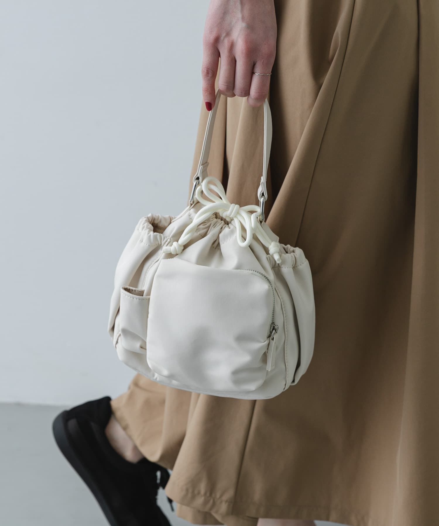 SENSE OF PLACE by URBAN RESEARCH「『撥水』ポケットデザインナイロンバッグ」|ハンドバッグ|