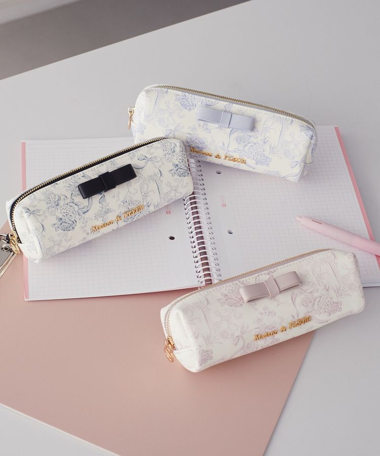 Maison de FLEUR「フラワーガーデン柄合皮ロングポーチ」|ポーチ|