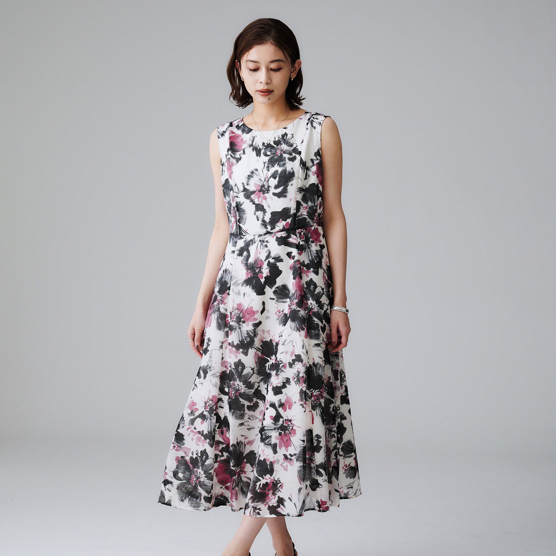 UNTITLED「【シアー/エレガント/花柄/夏ワンピ】ペイントフラワーワンピース」|ワンピース|ピンク(173)