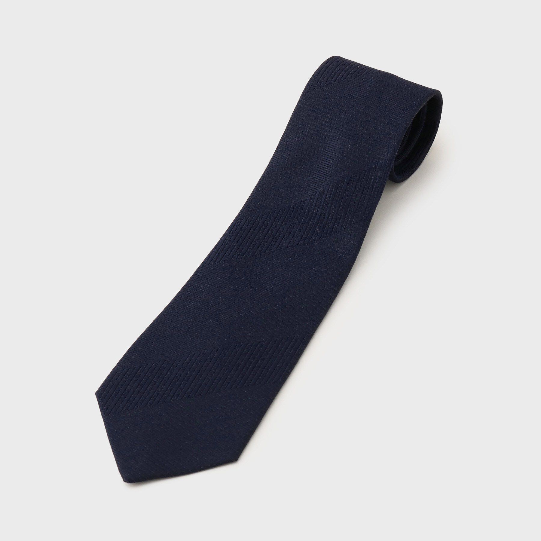 TAKEO KIKUCHI「ワイルドシルク シャドーヘリンボンネクタイ」|ネクタイ・蝶ネクタイ|ネイビー(094)