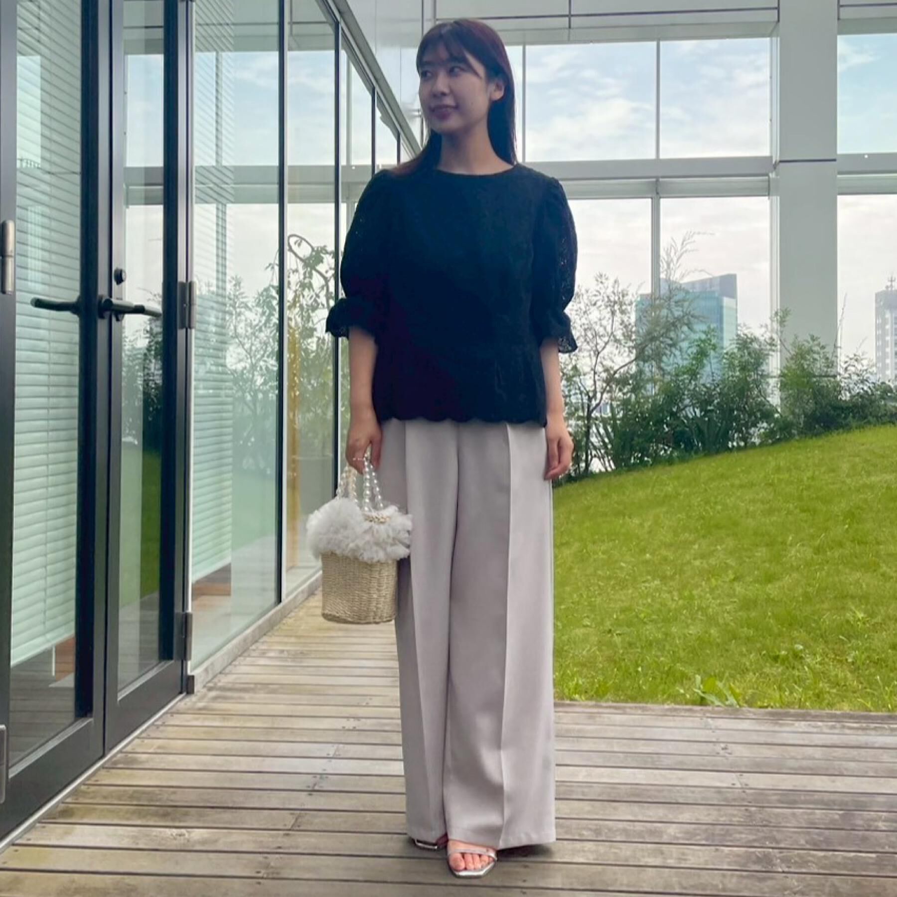 Couture broach「【一枚で着映える・花柄刺繍・5分袖】バックレースアップ カットワークレースブラウス」|シャツ・ブラウス|