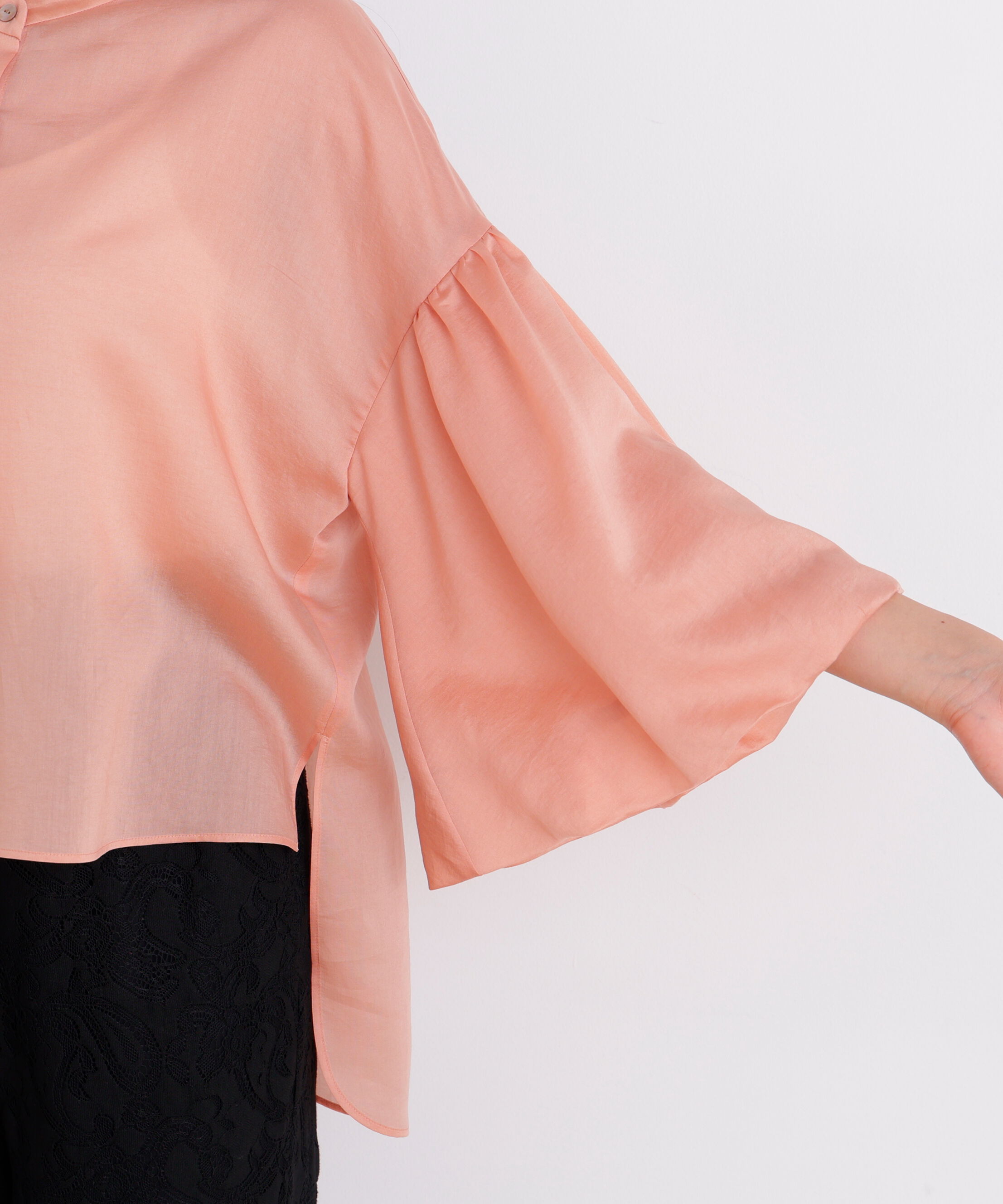  「［美香さん着用］ギャザーバルーンスリーブブラウス」|シャツ・ブラウス|