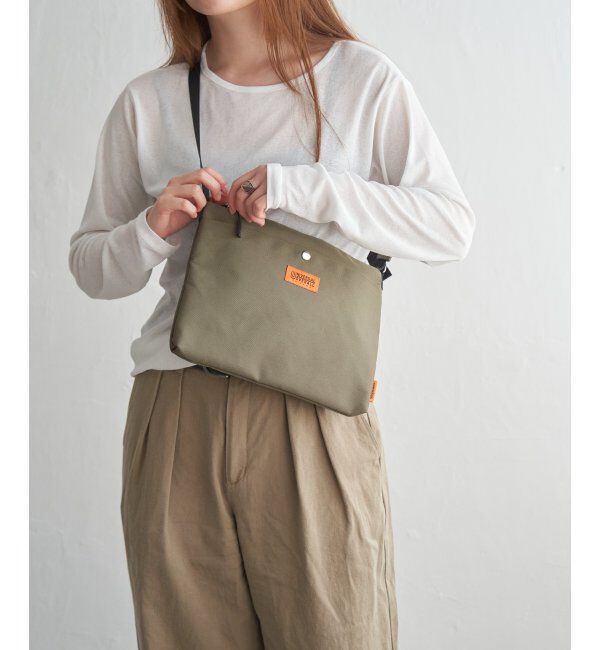 ikka「UNIVERSAL OVERALL ユニバーサルオーバーオール 撥水サコッシュ」|その他|カーキ