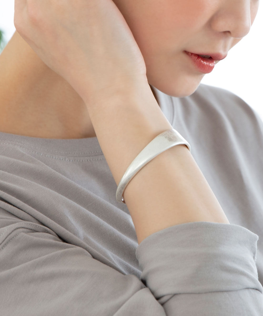 colleca la「アンティークテーパードバングル」|ブレスレット・バングル|