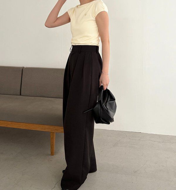  「【Tシャツが苦手な方にも◎】1ポイントボートネックTシャツ」|Tシャツ・カットソー|