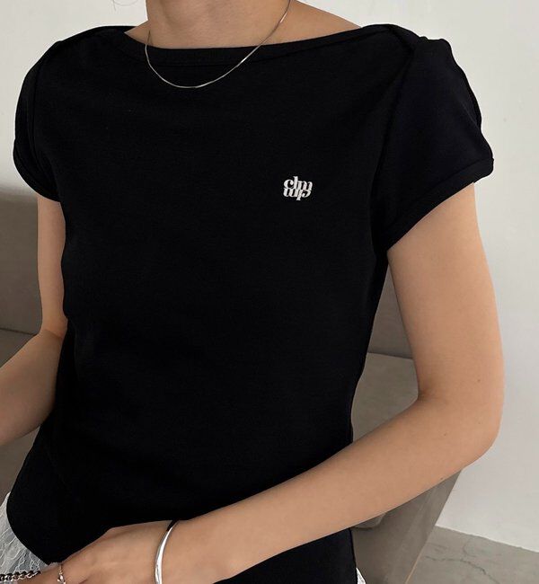  「【Tシャツが苦手な方にも◎】1ポイントボートネックTシャツ」|Tシャツ・カットソー|