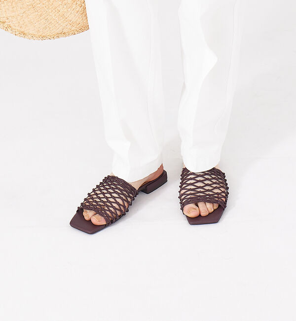 AU BANNISTER「エコレザーメッシュフラットサンダル」|サンダル|チョコ