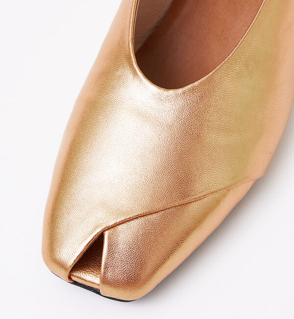 AU BANNISTER「ピープトゥリボンソフトシューズ」|パンプス|