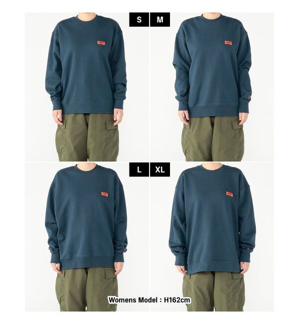 BEAMS「【別注】UNIVERSAL OVERALL / ロゴ クルーネック スウェット」|スウェット・ジャージ|