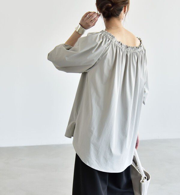 quaranciel「《予約》quaranciel:〈接触冷感/UVカット/撥水加工〉ギャザー オフショル ラッシュガード ブラウス」|シャツ・ブラウス|