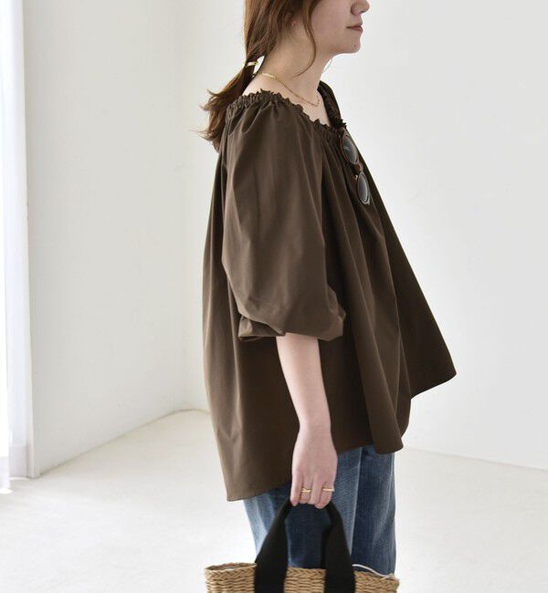 quaranciel「《予約》quaranciel:〈接触冷感/UVカット/撥水加工〉ギャザー オフショル ラッシュガード ブラウス」|シャツ・ブラウス|