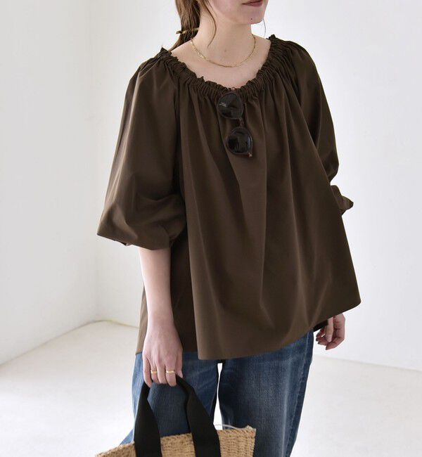 quaranciel「《予約》quaranciel:〈接触冷感/UVカット/撥水加工〉ギャザー オフショル ラッシュガード ブラウス」|シャツ・ブラウス|