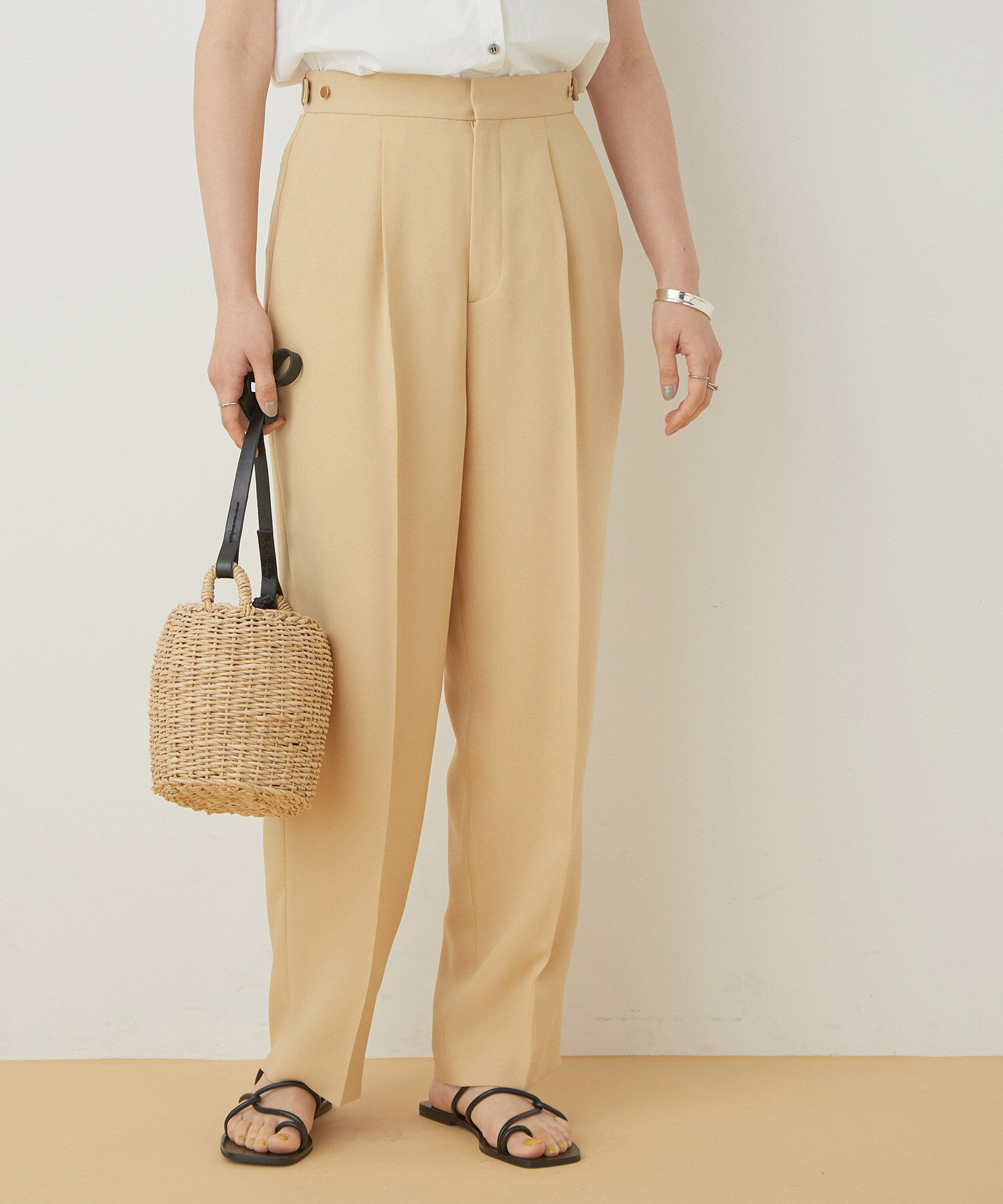 ADAM ET ROPE'「＜洗える＞センタープレスセミワイドスラックス」|スラックス|ベージュ(27)