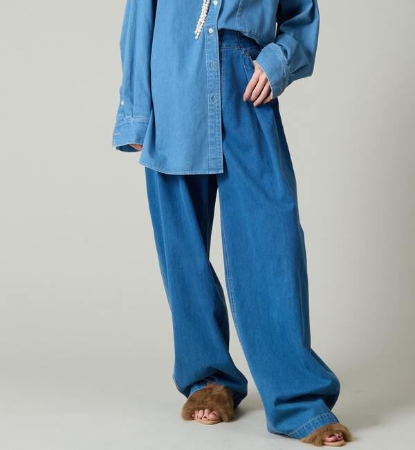 Liesse「タックデニムカービィパンツ」|デニム|インディゴブルー