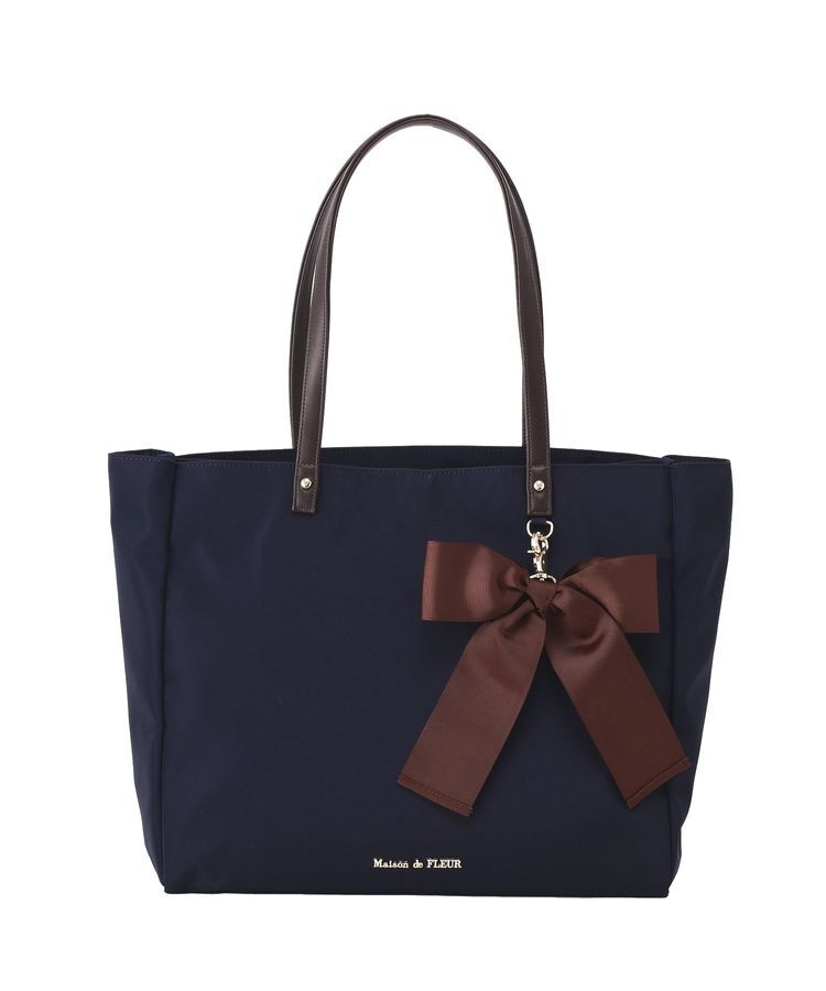 Maison de FLEUR「【機能性バッグ/A4対応】リボンチャーム付き3ルームトートバッグ」|トートバッグ|