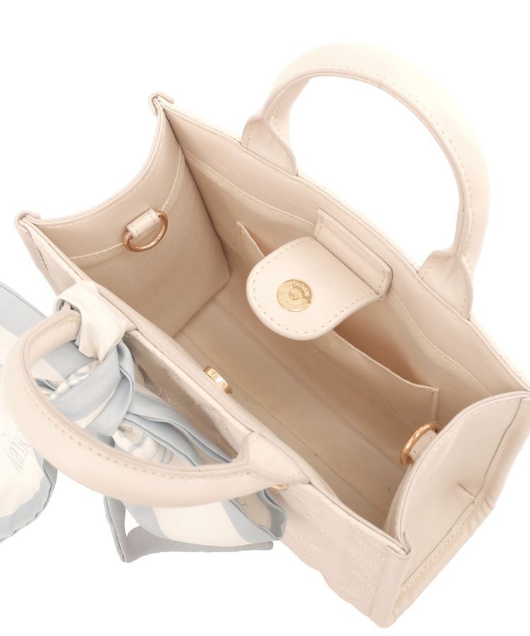 Maison de FLEUR「スカーフ付きリボンキルティング2Wayスクエアトート」|ハンドバッグ|