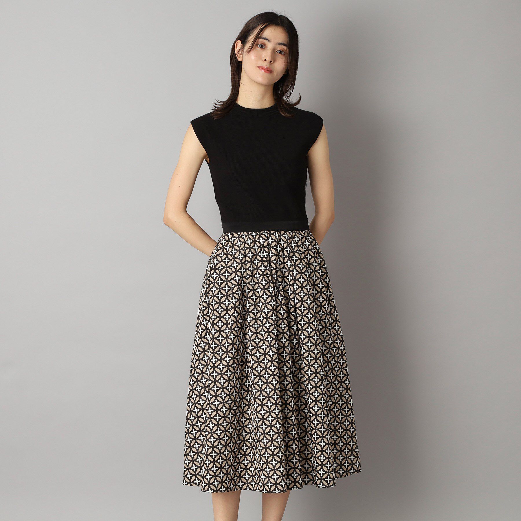 DRESSTERIOR「【洗える】オーバーラップサークルフレンチスリーブワンピ」|ワンピース|