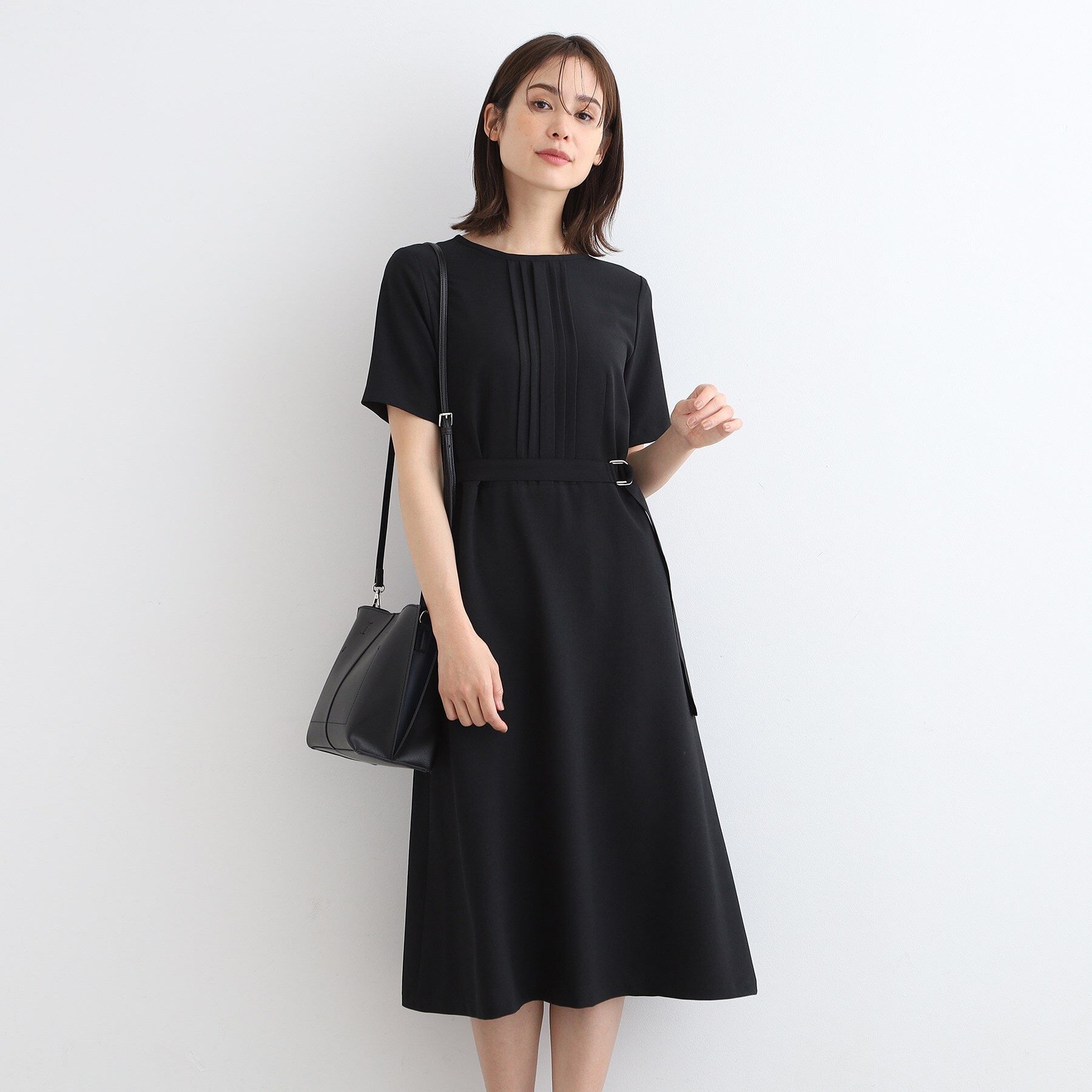 INDIVI「【洗える／UVケア／SETUP可能】ウール調フィット＆フレアワンピース」|ワンピース|ブラック(019)