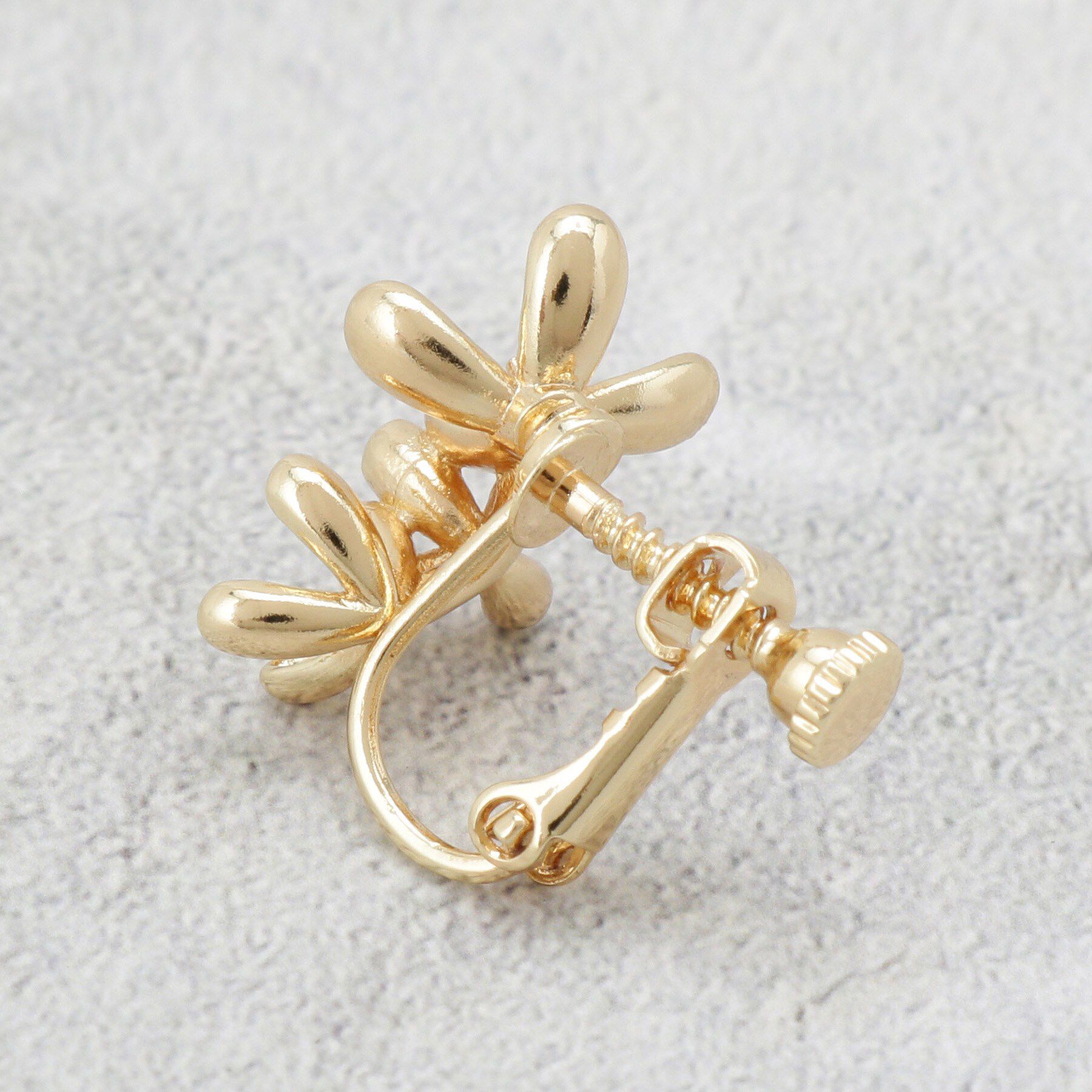 OPAQUE.CLIP「フラワーアッセンブルイヤリング」|イヤリング|