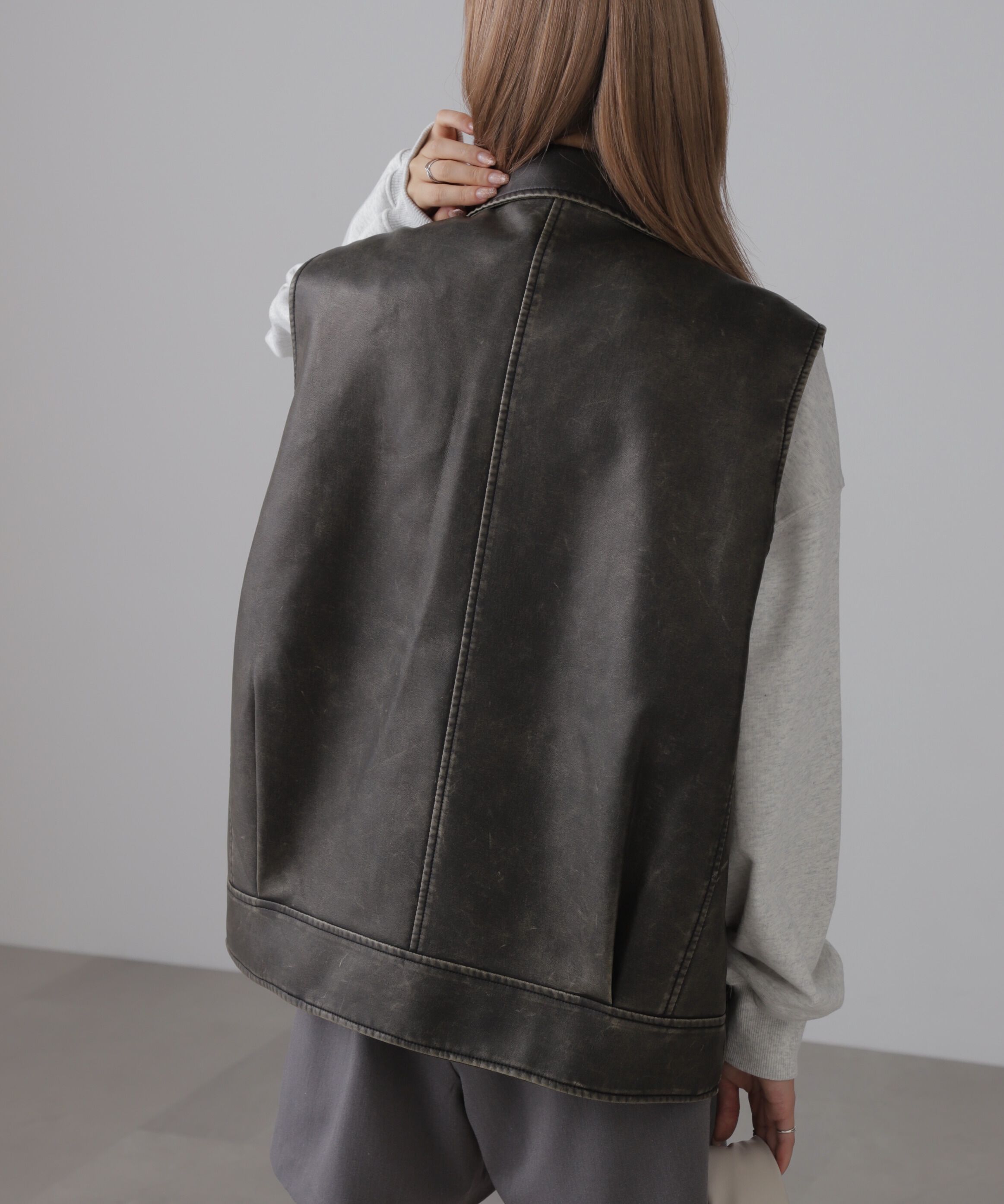  「フェイクレザーライダースジレ」|ブルゾン・スタジャン|