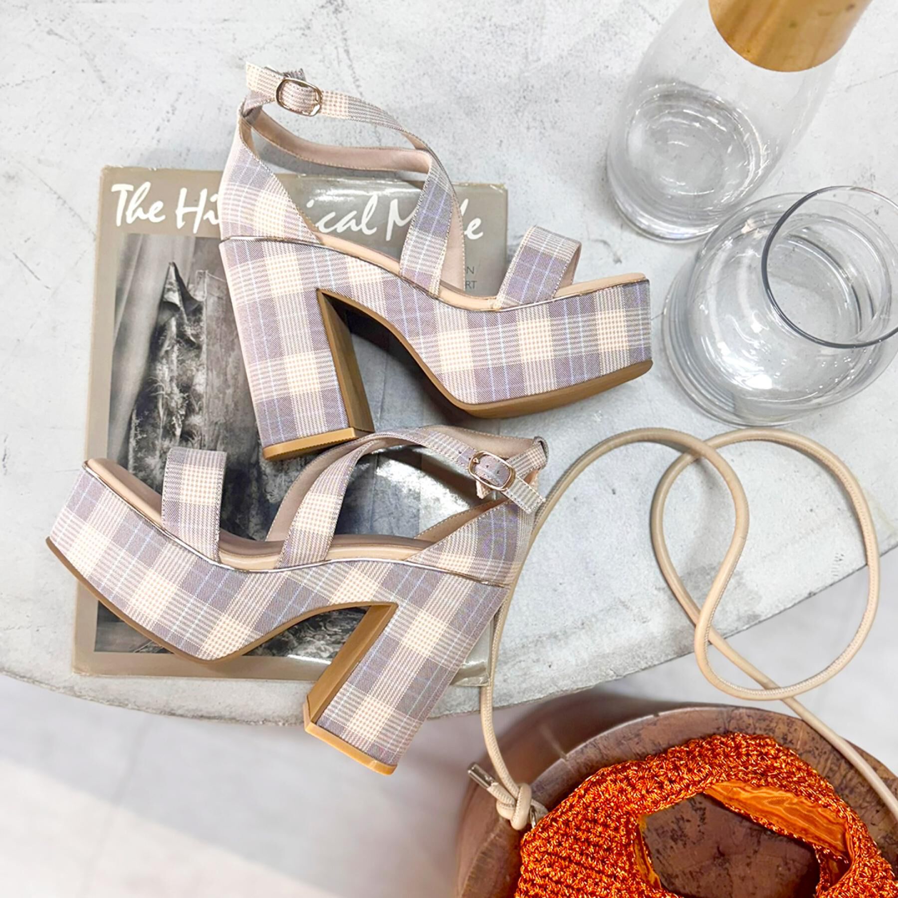 ESPERANZA「【ラク盛り／サンダル】リピーター続出／脚長美脚　クロスストラップサンダル」|サンダル|