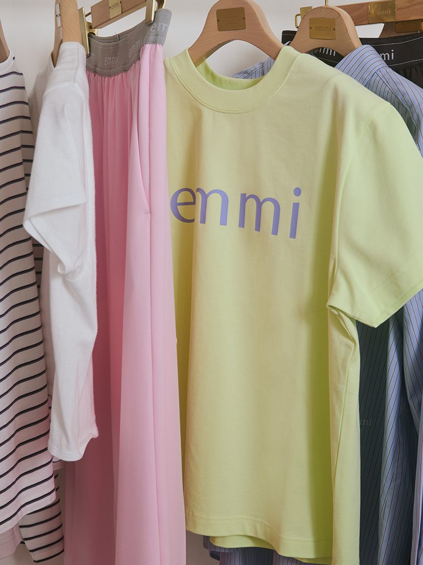 emmi atelier「【ONLINE限定カラーあり】eco emmiロゴTシャツ/UVカット」|Tシャツ・カットソー|