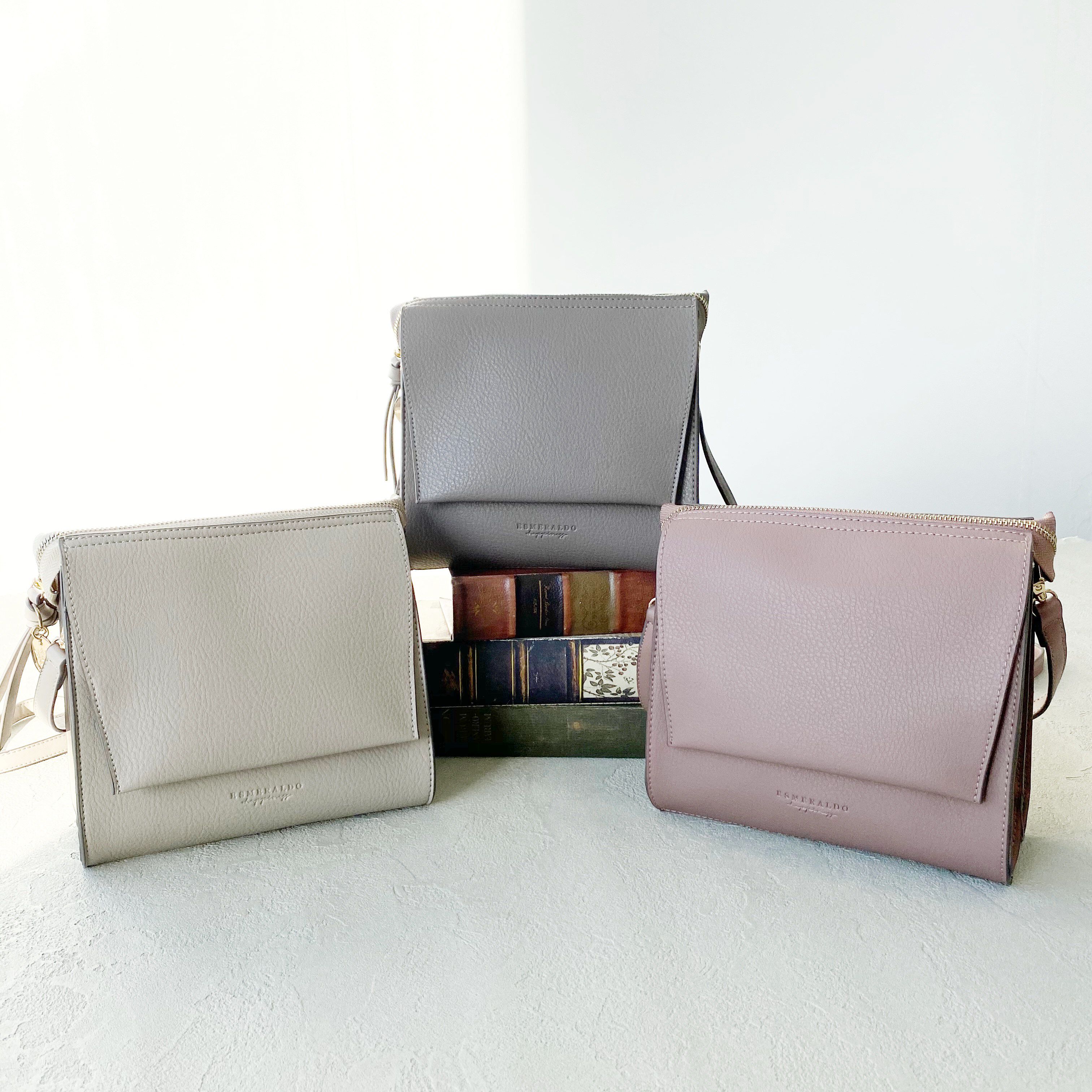  「スムース・フラップ　ショルダー／ＥＳＭＥＲＡＬＤＯ　ｈａｐｐｉｎｅｓｓ」|ショルダー・メッセンジャー|