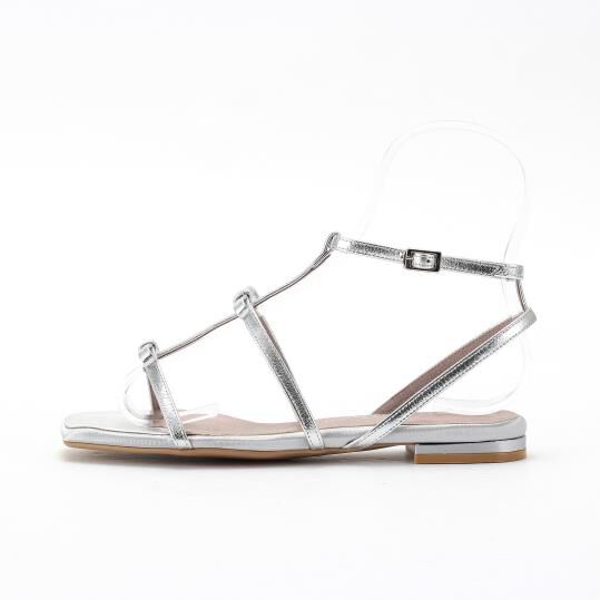 銀座かねまつ「AP250371METSLV　【本革】【PREMIERE PORTE】ストリングサンダル」|サンダル|