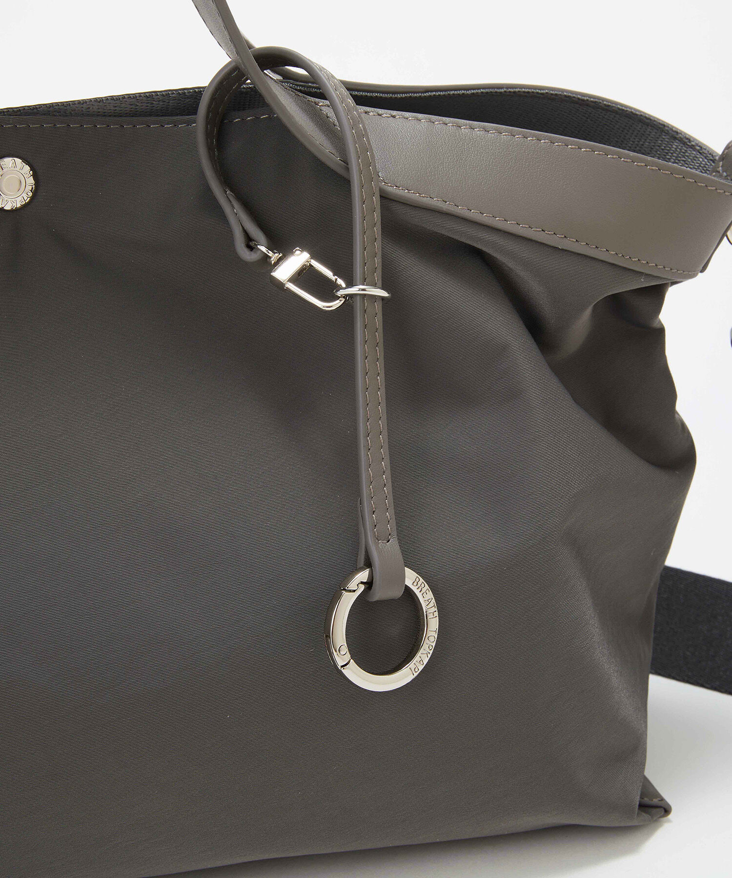 TOPKAPI BREATH「【Breath TOPKAPI】MORPH モーフ リンクルナイロン 2way ワイド トートバッグ チャーム付き　軽量」|トートバッグ|