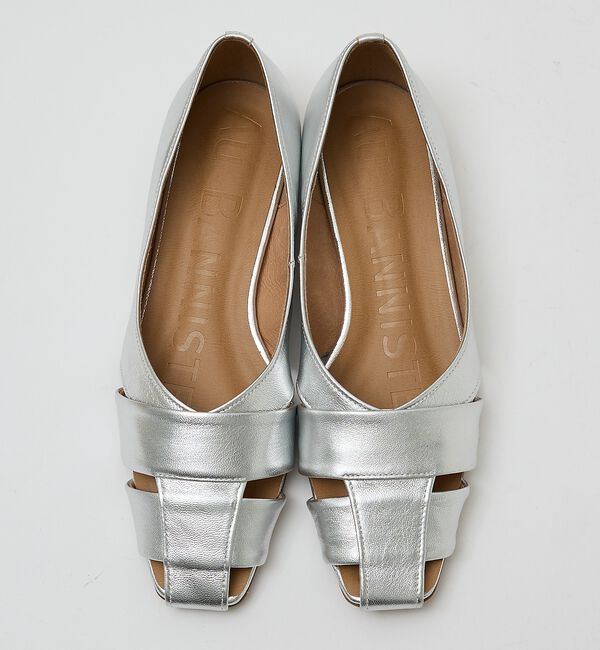 AU BANNISTER「【ロングセラー】グルカモチーフフラットパンプス」|パンプス|