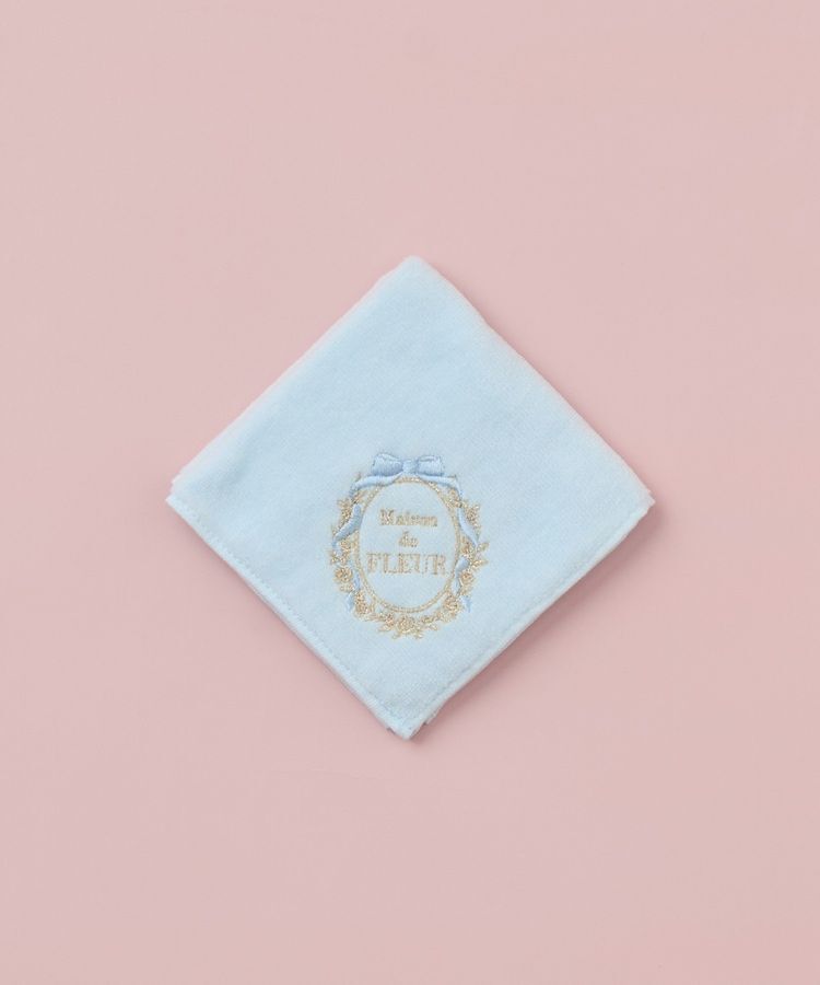 Maison de FLEUR「リボンフレーム刺繍タオルハンカチ」|ハンカチ|サックスブルー