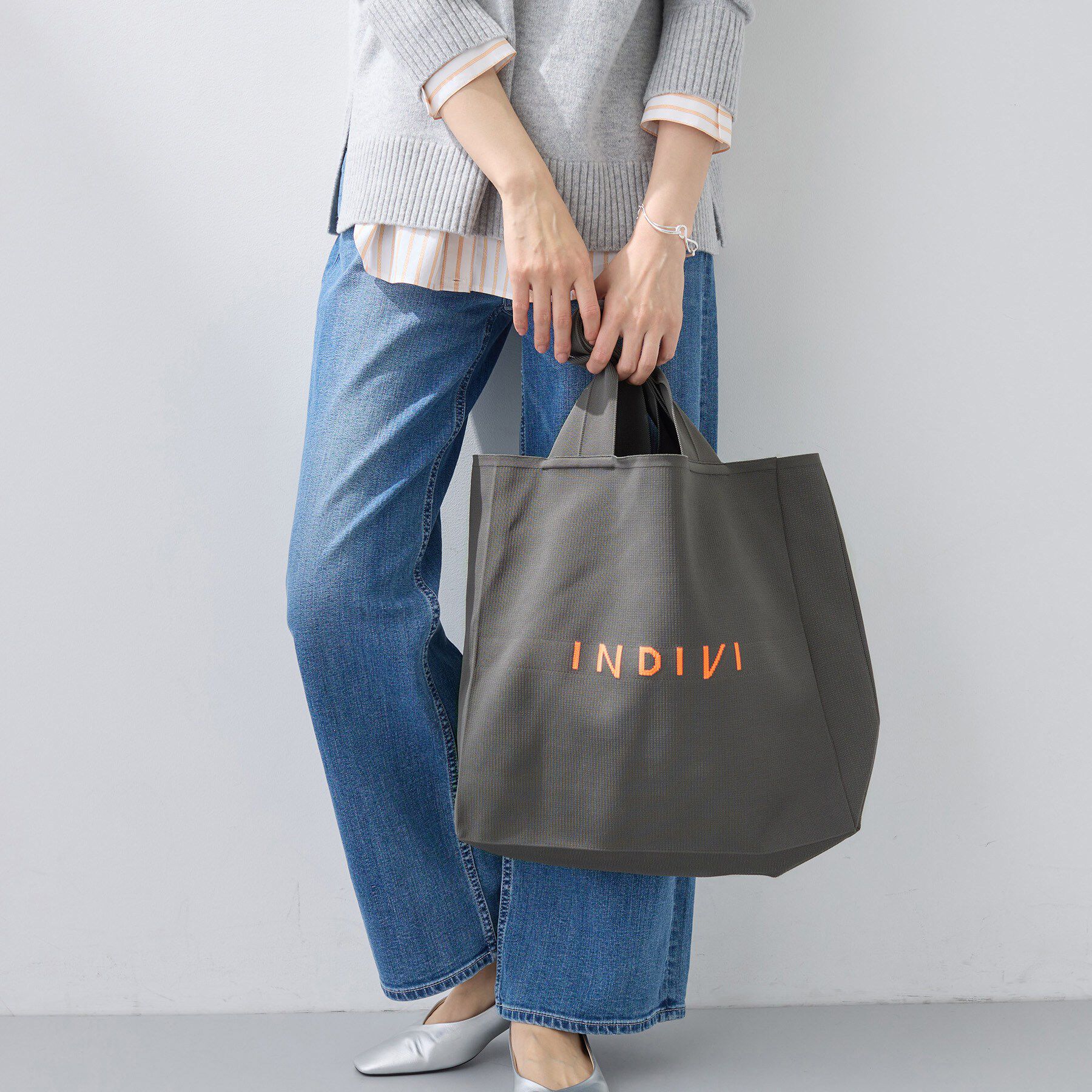 INDIVI「【A4サイズ対応】ロゴニットトート」|トートバッグ|
