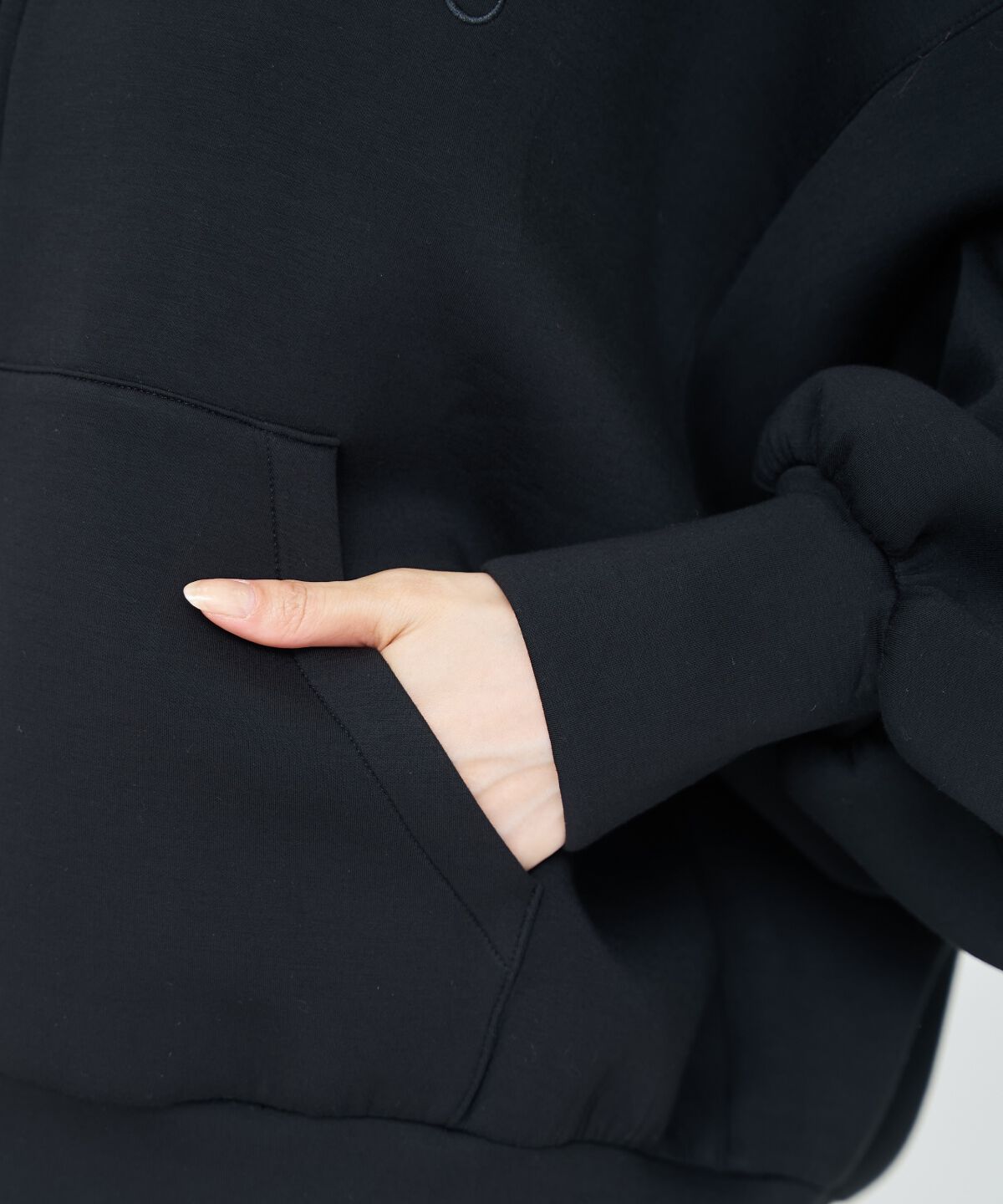 アンドクチュール「ロゴ刺繍ボンディングZIPパーカー」|パーカー|