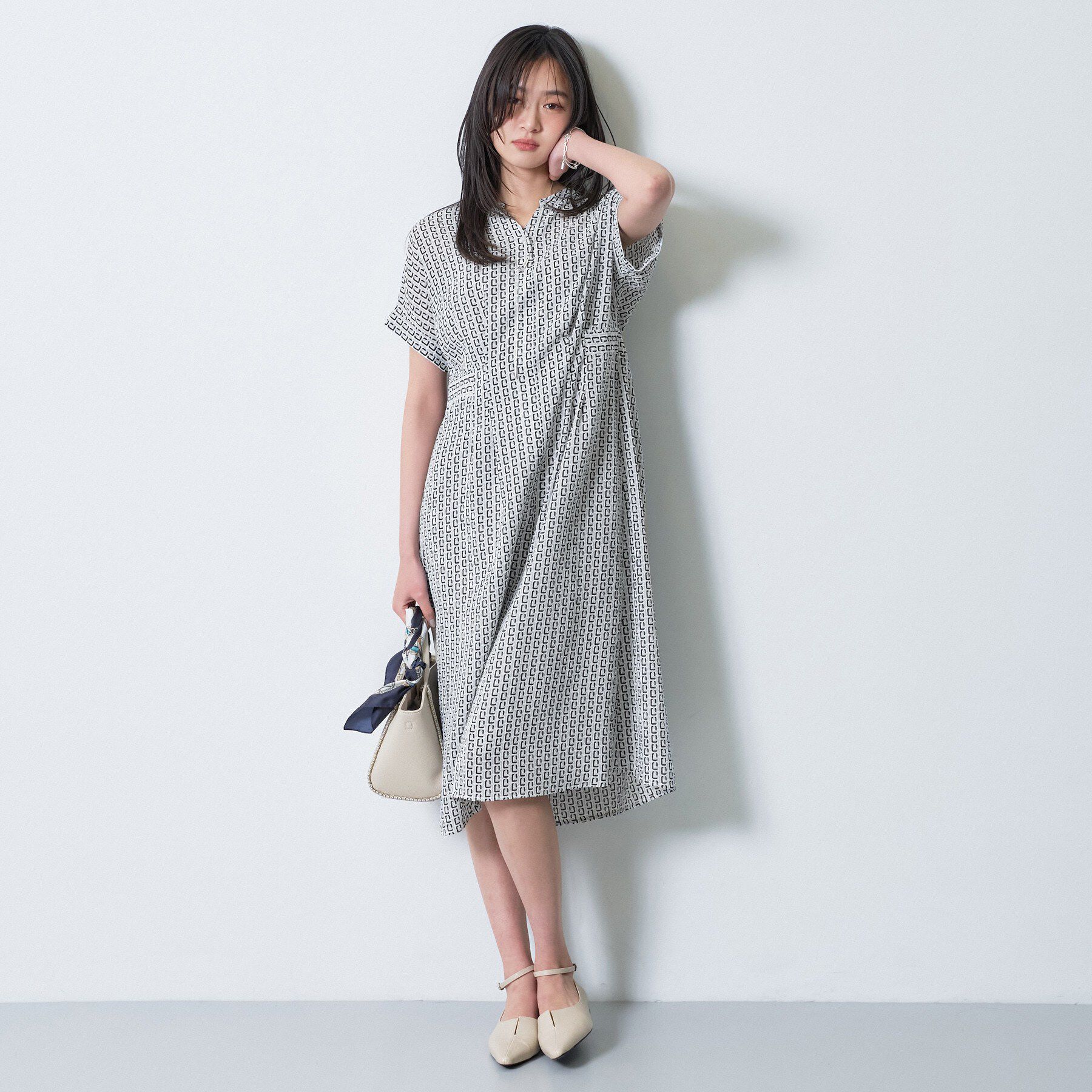 INDIVI「【洗える】無地＆チェーン柄 シャーリングサッカーワンピース」|ワンピース|