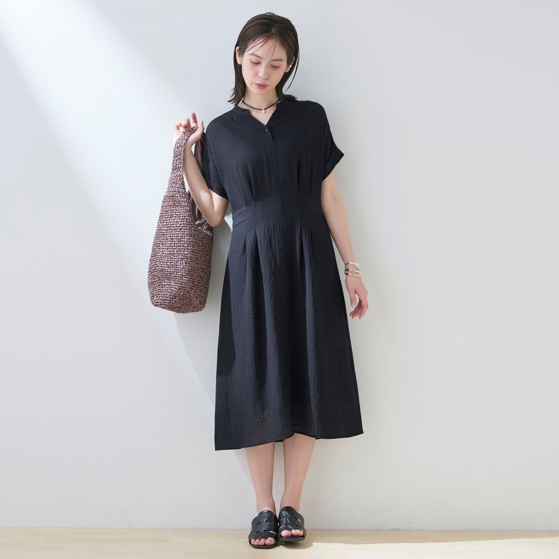 INDIVI「【洗える】無地＆チェーン柄 シャーリングサッカーワンピース」|ワンピース|